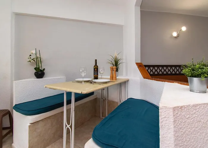 Santa Maria 133 - * Адехе