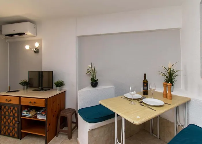 Апартаменти Santa Maria 133 -